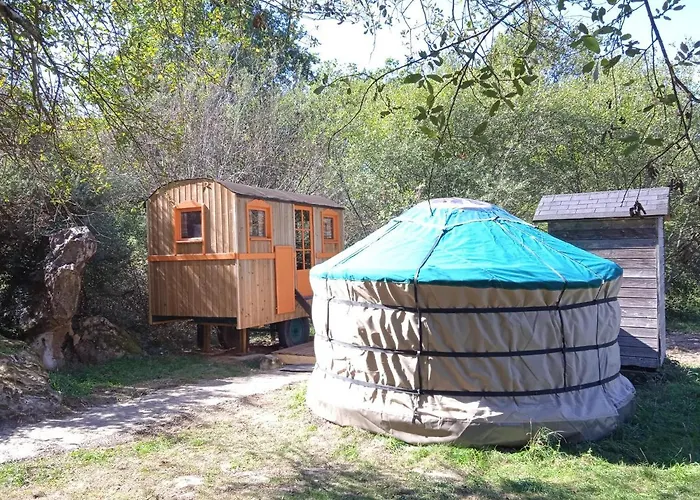 مكان تخييم Le Bois Davy *