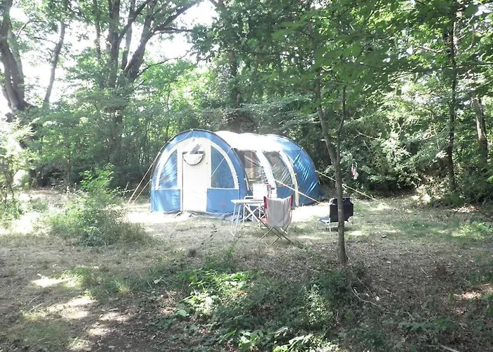 مكان تخييم Le Bois Davy *